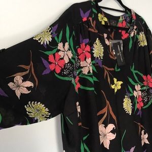 🆕💕 NWOT Worthington floral 3/4 sleeve blouse